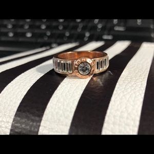 Henri Bendel Ring